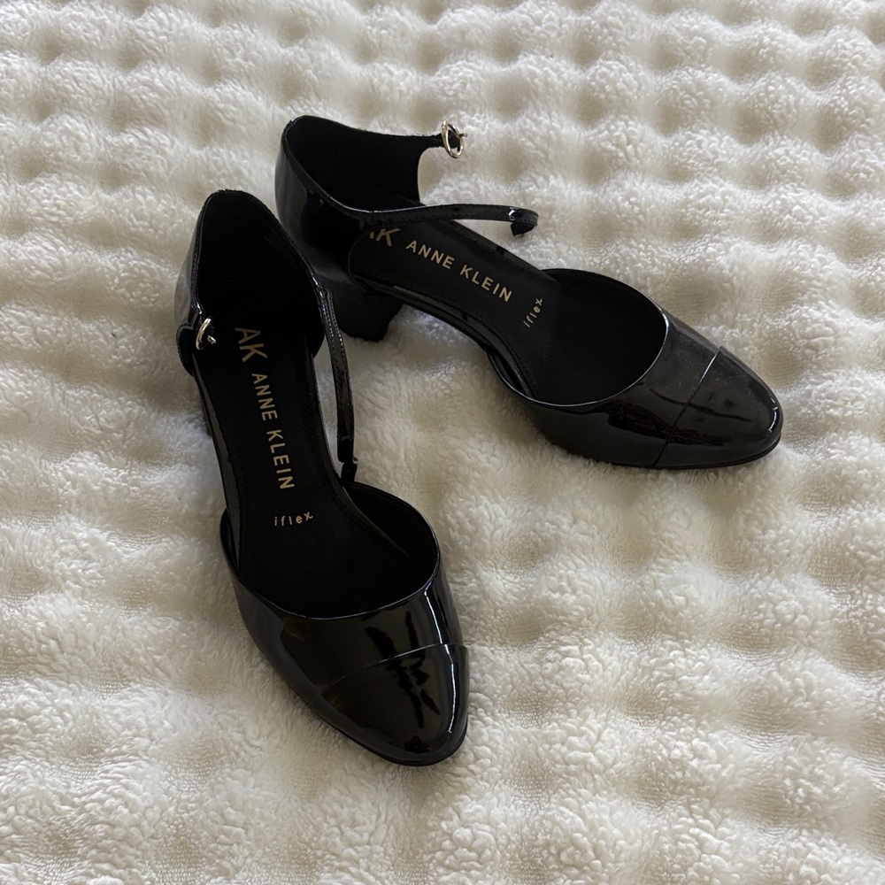 Anne Klein patent Mary Jane block heels New without tag